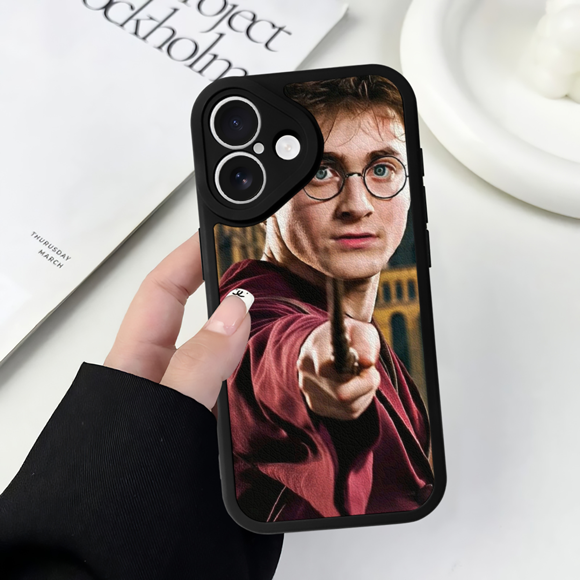 （画像用） Harry Potter ハリー・ポッターシリーズ 【iPhone 16シリーズ対応】シリコンスマホケース（レザー調） 材質：シリコン